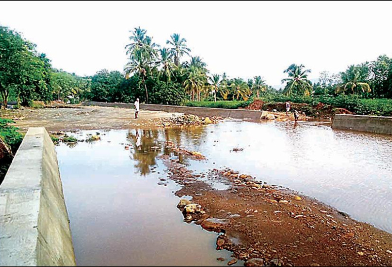 ஓமலூர் அருகே கனமழை: மேற்கு சரபங்கா ஆற்றில் நீர்வரத்து அதிகரிப்பு