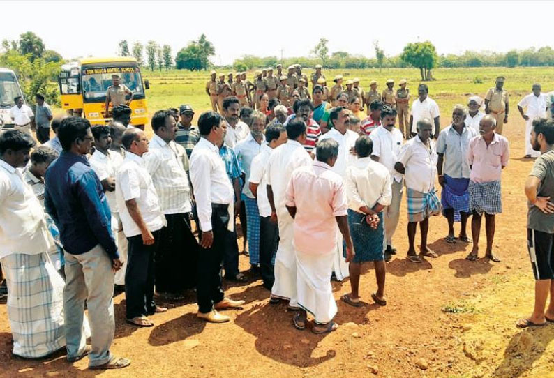 நீர்த்தேக்க திட்டத்துக்கு அரசு புறம்போக்கு நிலத்தில் அளவீடு பணிக்கு கிராம மக்கள் எதிர்ப்பு