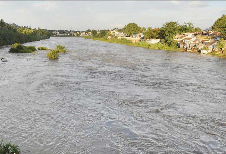 பருவ மழை காரணமாக பவானி ஆற்றில் வெள்ளப்பெருக்கு கரையோர பகுதி மக்களுக்கு எச்சரிக்கை