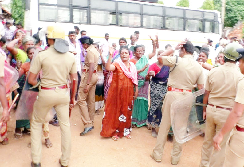 கோவில் திருவிழாவில் மோதல்; 20 பேர் கைது போலீஸ் குவிப்பு