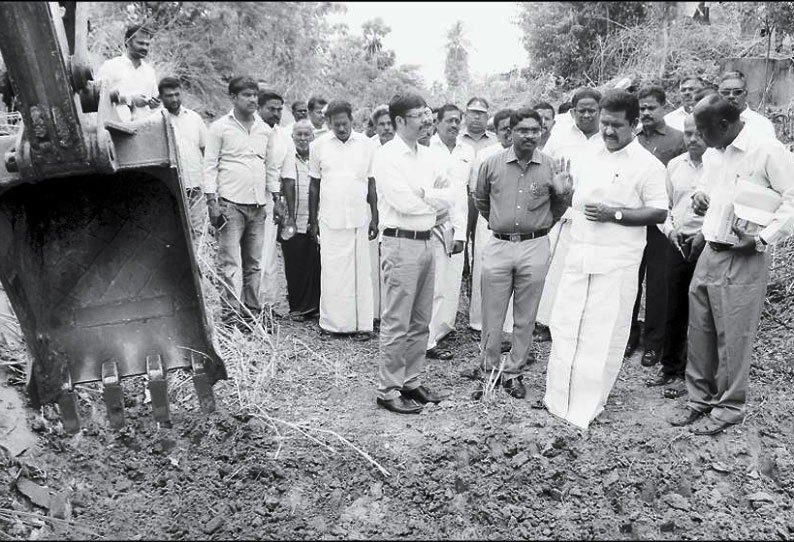 திருவாரூர் மாவட்டத்தில் ஆறு, வாய்க்கால் தூர்வாரும் பணிகளை விரைவாக முடிக்க நடவடிக்கை