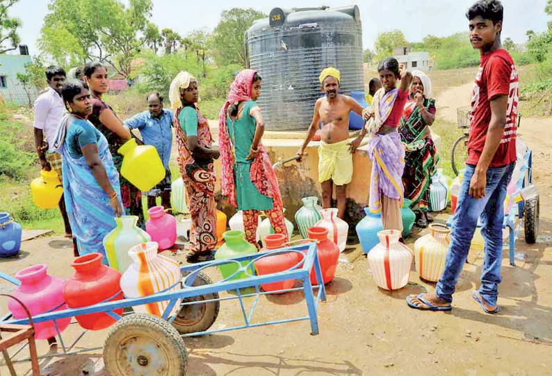 இளையான்குடி பகுதி கிராமங்களில் குடிநீர் தட்டுப்பாட்டால் பொதுமக்கள் அவதி