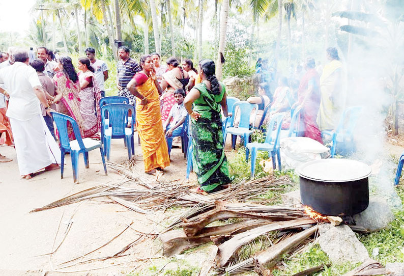 தனியார் தோட்டத்தில் மருத்துவ கழிவுகளை புதைத்த விவகாரம்: 2–வது நாளாக பொதுமக்கள் போராட்டம்