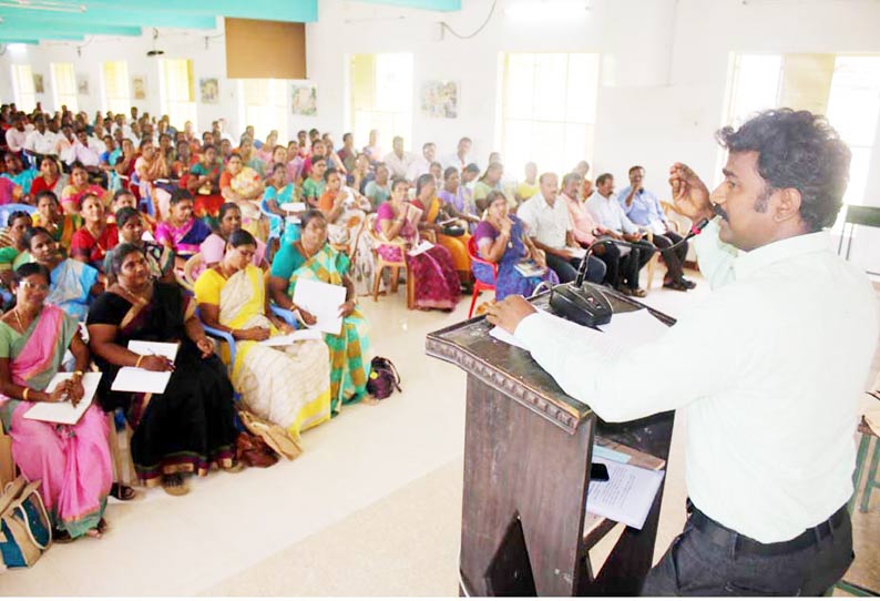 கூடுதல் கட்டணம் வசூலித்தால் தனியார் பள்ளிகளின் அங்கீகாரம் திரும்ப பெறப்படும்