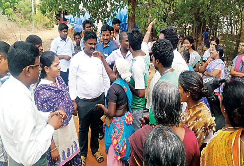 குப்பை கொட்டுவதற்கு எதிர்ப்பு தெரிவித்து நகராட்சி அதிகாரிகளை பொதுமக்கள் முற்றுகை