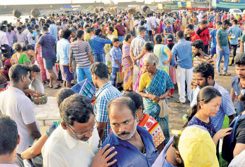 காசிமேடு மீன்பிடி துறைமுகத்தில் பெரிய வகை மீன்கள் விற்பனைக்கு வரவில்லை