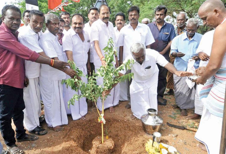 சாலையை ரூ.2 கோடியில் மேம்படுத்தும் பணி - அமைச்சர் தங்கமணி தொடங்கி வைத்தார்