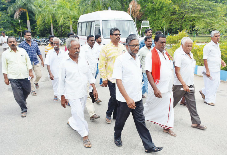 பேச்சுவார்த்தையில் இறுதி முடிவு எடுக்கும் வரையில் மாவட்டத்தில் உயர்மின் கோபுரங்கள் அமைக்க கூடாது