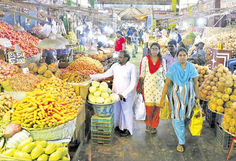 லாரிகள் வேலைநிறுத்தம்; விளைச்சல் குறைவு: கோயம்பேடு மார்க்கெட்டில் காய்கறி விலை தொடர்ந்து உயருகிறது