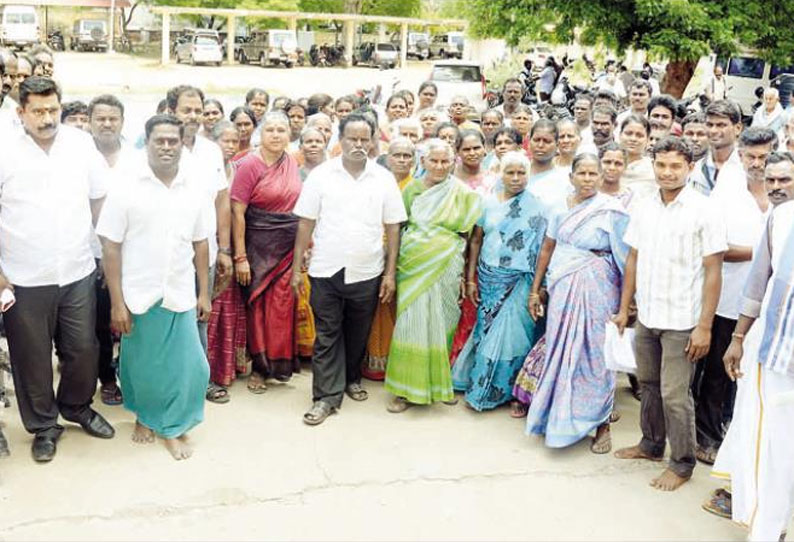 ஆலய இடத்தை ஆக்கிரமித்துள்ளவர்கள் மீது நடவடிக்கை எடுக்க வேண்டும் கலெக்டரிடம் மனு