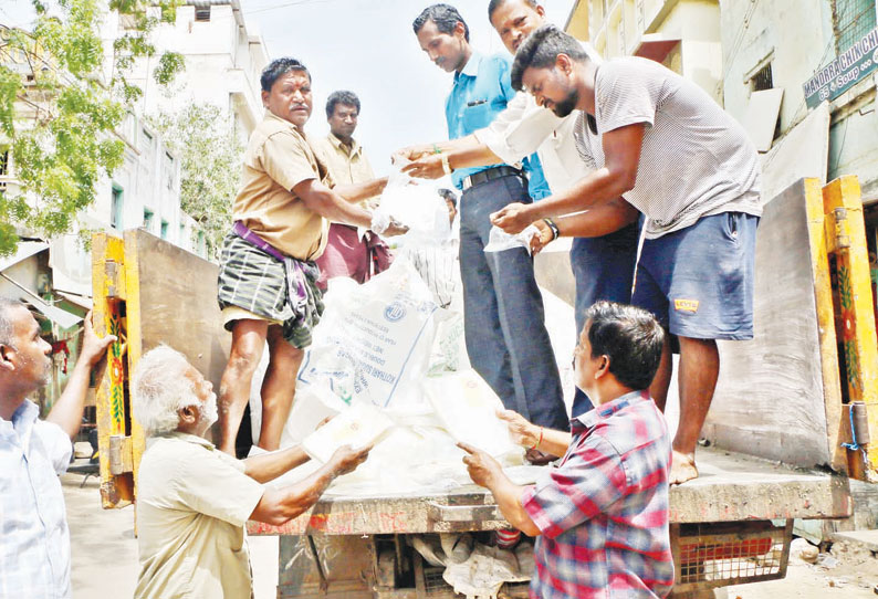 கடைகளில் மாநகராட்சி அதிகாரிகள் சோதனை: 1¼ டன் பாலித்தீன் பைகள் பறிமுதல் ரூ.75 ஆயிரம் அபராதம்