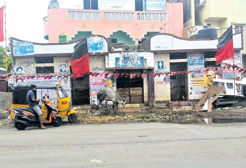 புளியந்தோப்பில் எப்போதும் மூடிய நிலையில் இருக்கும் கழிவறை கட்டிடம்