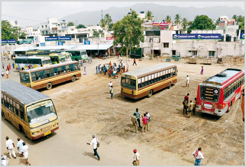 பஸ் நிலையத்தில் மீண்டும் தள்ளுவண்டி கடைகள்: போலீஸ் பாதுகாப்புடன் ஆக்கிரமிப்புகள் அகற்றம்