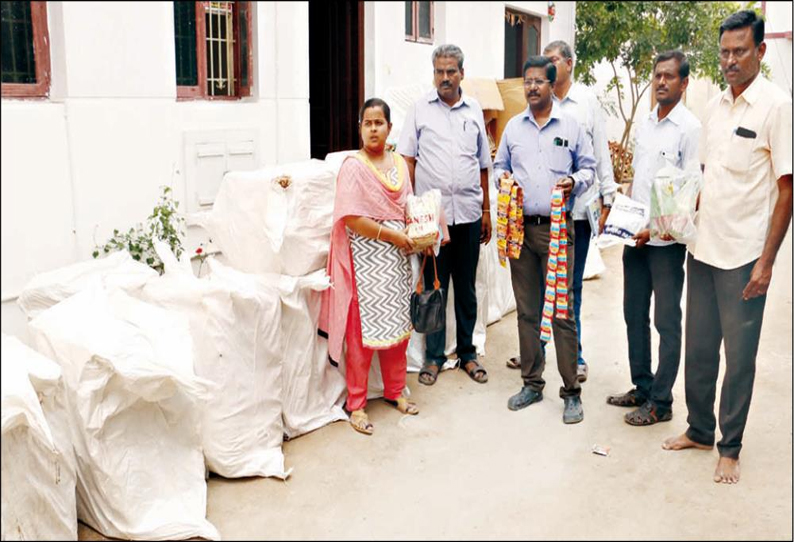 திண்டுக்கல்லில், வீட்டில் பதுக்கி வைத்திருந்த ரூ.25 லட்சம் புகையிலை பொருட்கள் பறிமுதல்