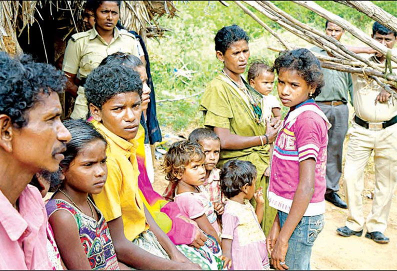 கர்நாடகாவில் கொத்தடிமைகளாக இருந்த ஒரே குடும்பத்தை சேர்ந்த குழந்தைகள் உள்பட 11 பேர் மீட்பு