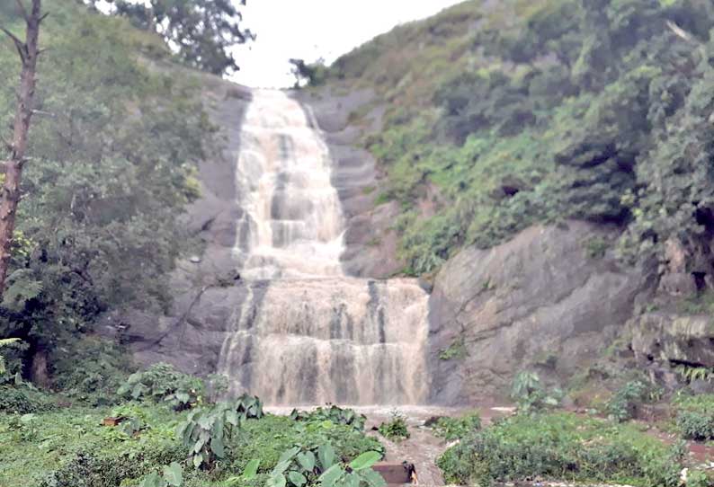 கொடைக்கானலில் ஒரு மணி நேரம் பலத்த மழை நீர்வீழ்ச்சிகளில் வெள்ளப்பெருக்கு