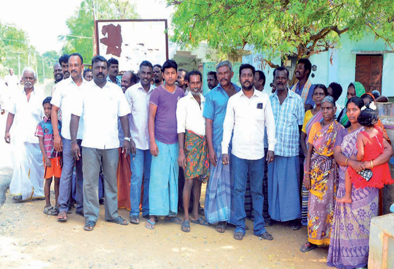 மெஞ்ஞானபுரம் அருகே பஞ்சாயத்து அலுவலகத்தை பொதுமக்கள் முற்றுகை சீராக குடிநீர் வழங்க கோரிக்கை