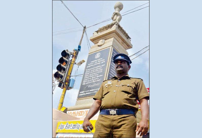 பெரியார் சிலைகளுக்கு 24 மணி நேர போலீஸ் பாதுகாப்பு