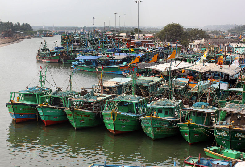 கடலூர் மீனவர்கள் மீன்பிடிக்க செல்லவில்லை