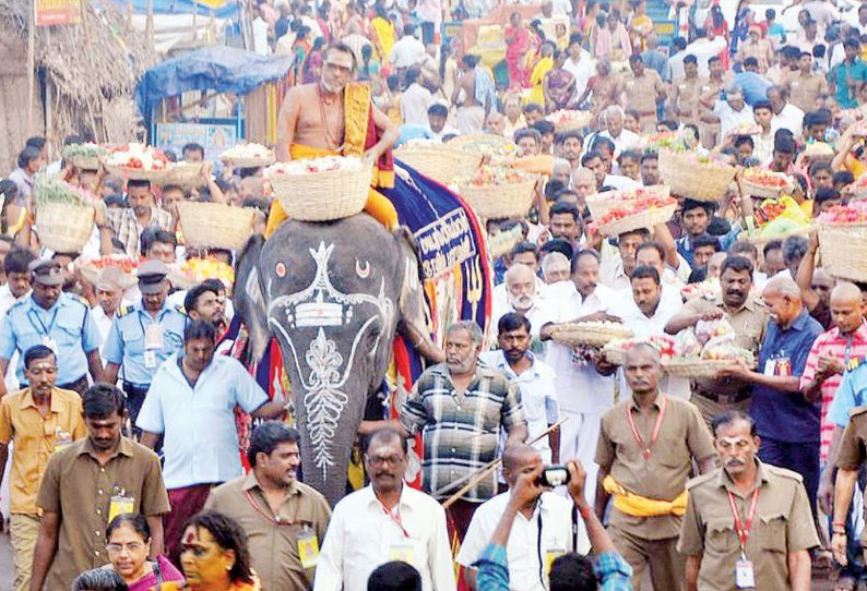 சமயபுரம் மாரியம்மன் கோவிலில் பூச்சொரிதல் விழா தொடங்கியது