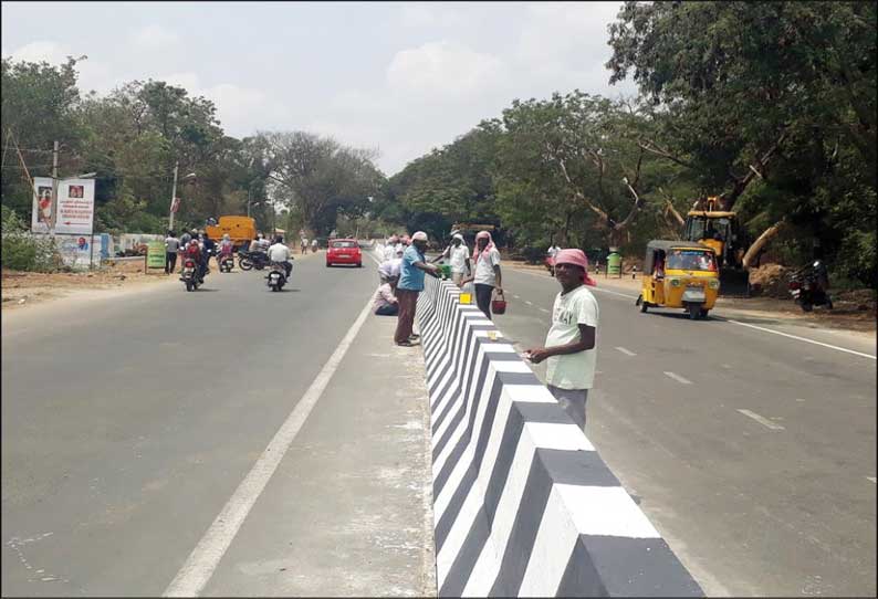 திருவண்ணாமலையில் கவர்னர் வருவதை முன்னிட்டு அவசர கோலத்தில் தூய்மைப்பணி