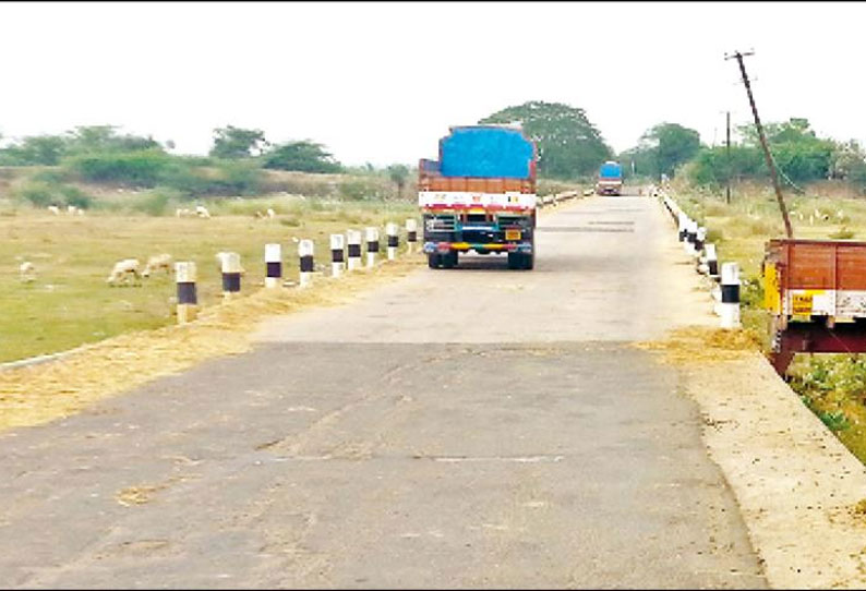 கண்ணன் ஆற்றின் குறுக்கே மேம்பாலம் கட்டப்படுமா? கிராம மக்கள் எதிர்பார்ப்பு