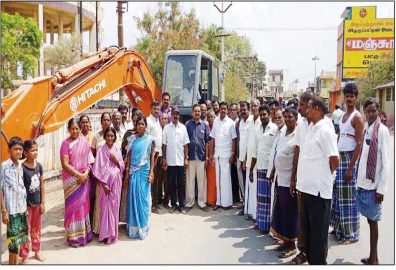 திருப்பத்தூரில் குடிநீர் தொட்டிக்கு கீழ் கழிவுநீர் சுத்திகரிப்பு நிலையம் அமைக்க எதிர்ப்பு