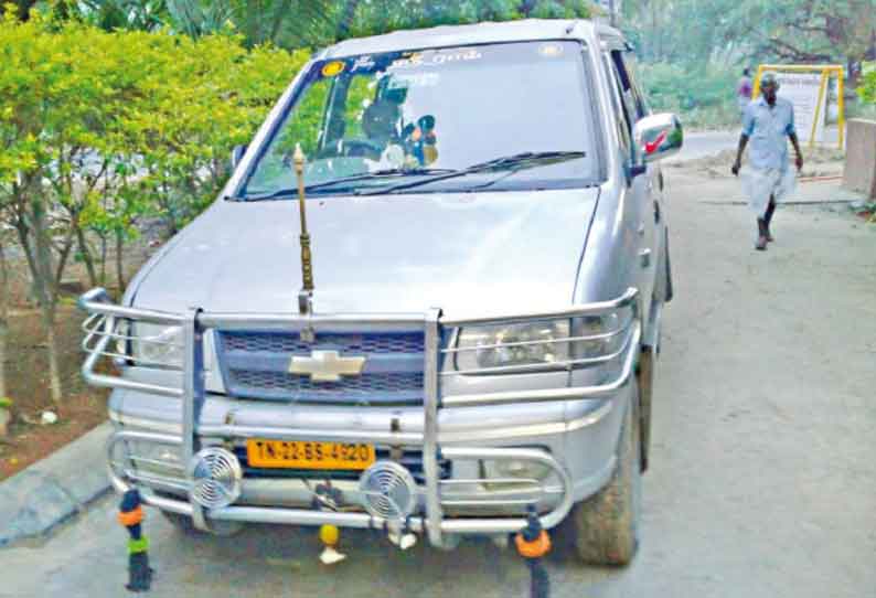 கொடைரோடு அருகே ஆடுகளை கடத்திய 3 பேர் கைது