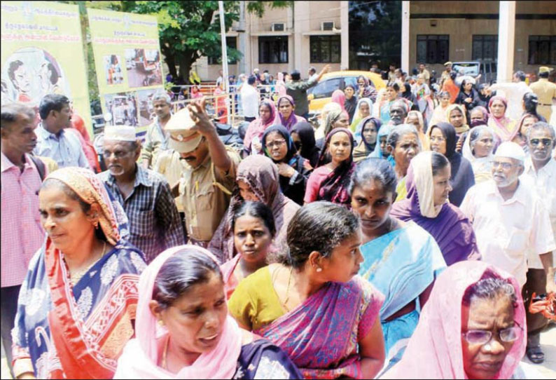 தூத்துக்குடி ஸ்டெர்லைட் ஆலையை நிரந்தரமாக மூட வேண்டும் கலெக்டரிடம், மக்கள் இயக்கத்தினர் கோரிக்கை