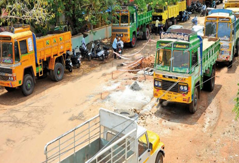 காரைக்குடியில் கடத்தல் மணல் விற்பனை தாராளம்: ஒரு மாதத்தில் 70 லாரிகள் பிடிபட்டுள்ளன