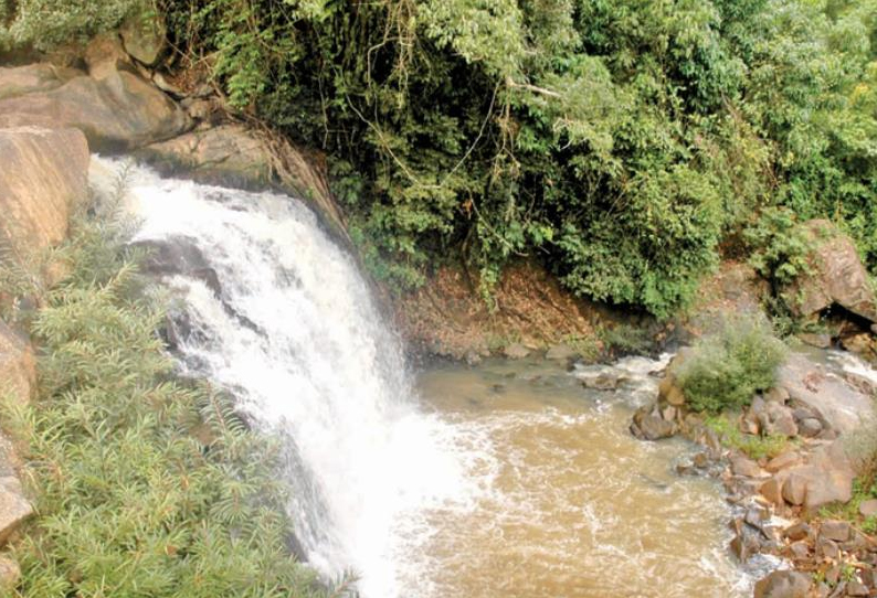 கூடலூர் பாண்டியாறு நீர்வீழ்ச்சியில் அடிப்படை வசதி செய்யப்படுமா?