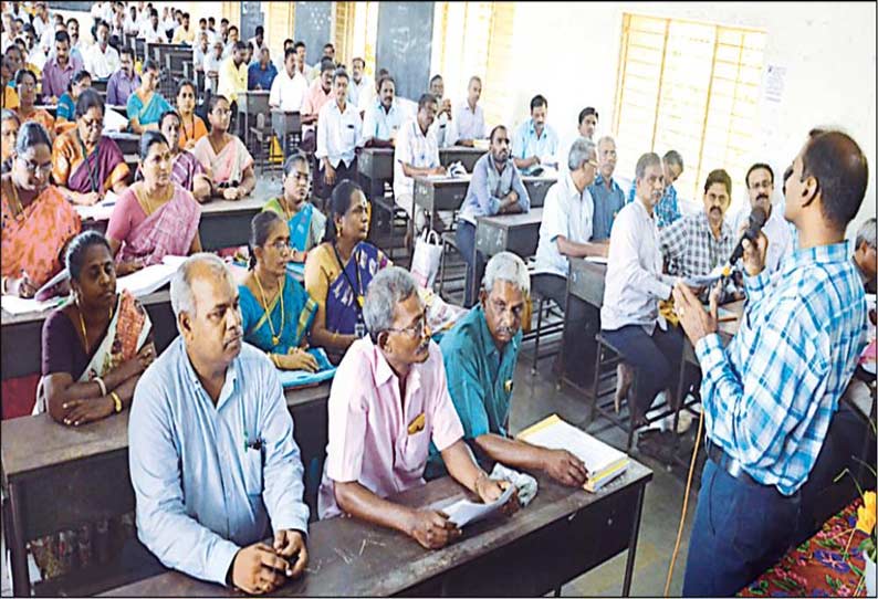 ‘வகுப்பறையில் ஆசிரியர்கள் செல்போன் பயன்படுத்தக்கூடாது’ மாவட்ட முதன்மை கல்வி அலுவலர் உத்தரவு