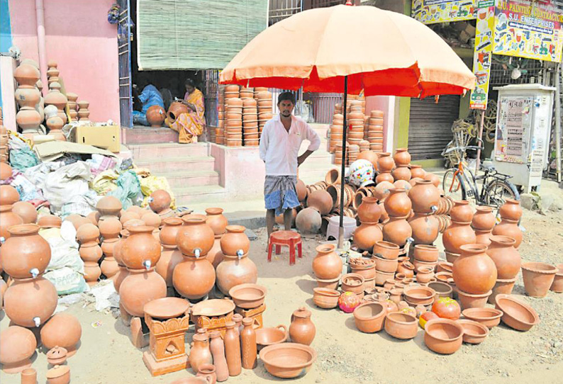 கத்திரி வெயிலிலும் மண்பானை விற்பனை தேக்கம் வியாபாரிகள் வேதனை