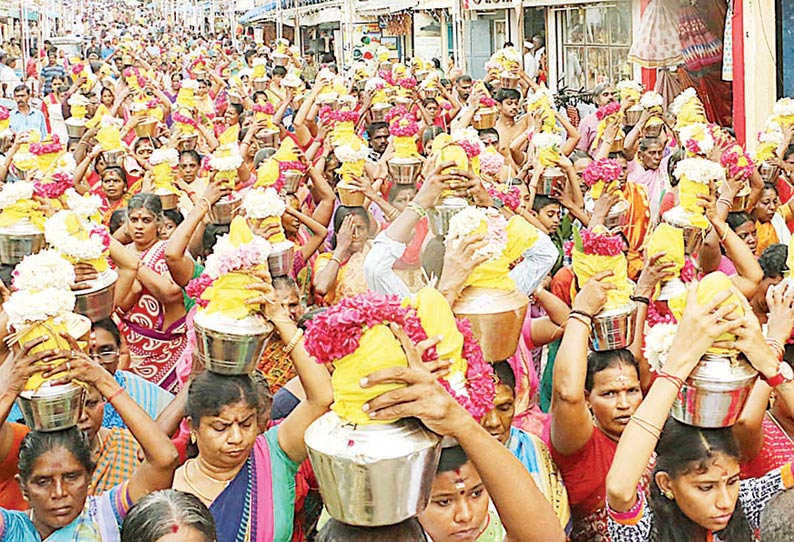 கன்னியாகுமரி பகவதி அம்மன் கோவிலில் பால்குட ஊர்வலம்