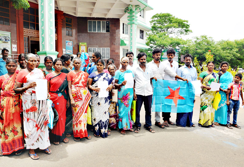 ஆண்டிப்பட்டி அருகே ஆழ்துளை கிணற்றுக்கு மின்மோட்டார்கள் பொருத்தியதில் முறைகேடு