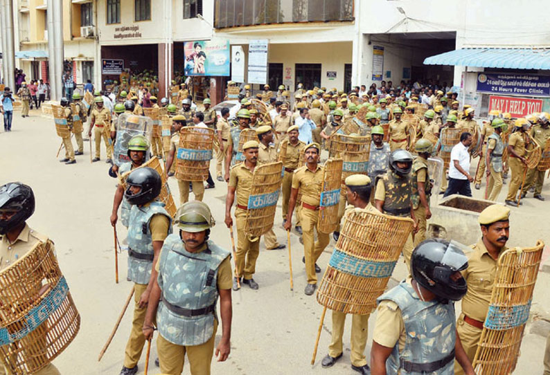 தூத்துக்குடி அரசு மருத்துவமனையில் 500க்கும் மேற்பட்ட போலீசார் குவிப்பு; போராட்டக்காரர்கள் 78 பேர் கைது