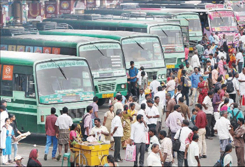 தீபாவளி பண்டிகை விடுமுறை: சேலம் பஸ்-ரெயில் நிலையங்களில் அலைமோதிய பயணிகள் கூட்டம்