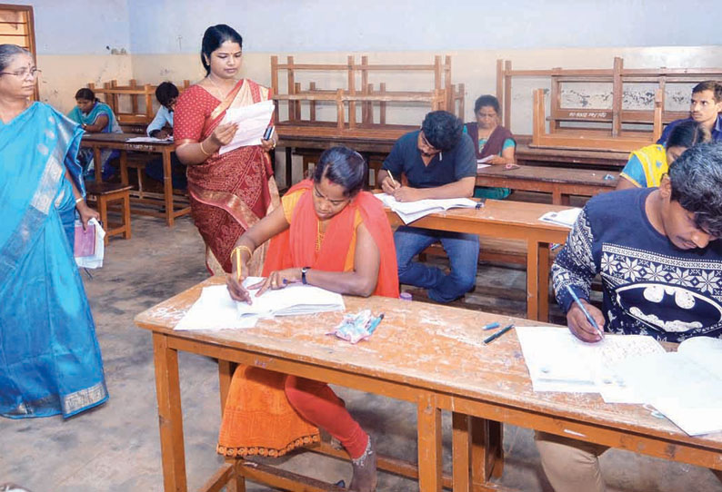 டி.என்.பி.எஸ்.சி. குரூப்-2 தேர்வு: மாவட்டம் முழுவதும் 22 ஆயிரத்து 234 பேர் எழுதினர்