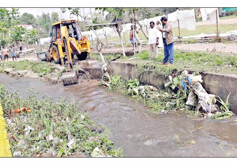 ‘கஜா’ புயலால் பலத்த சேதம்: கொடைக்கானலில் சீரமைப்பு பணிக்கு ரூ.30 கோடி - அரசிடம் நகராட்சி நிர்வாகம் கேட்கிறது