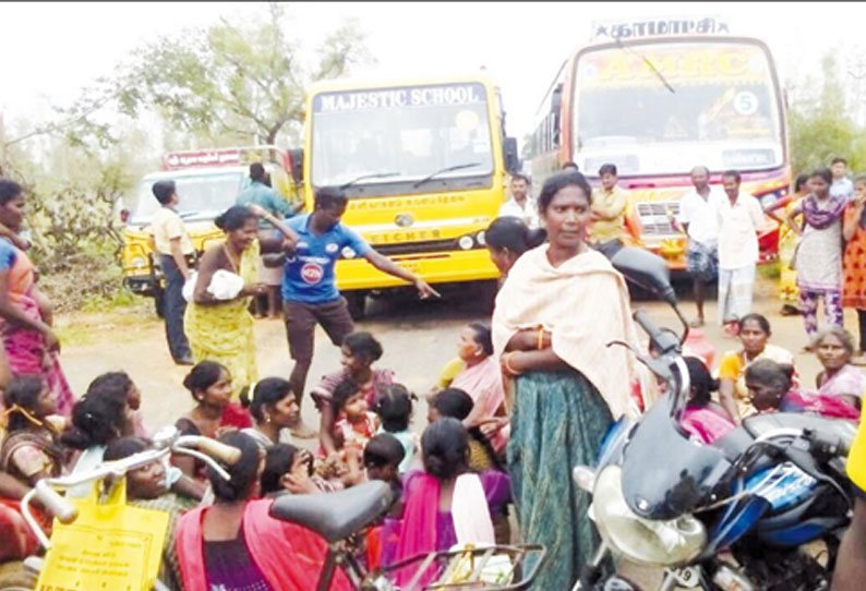 புயல் பாதிப்பு பகுதிகளை பார்வையிட அதிகாரிகள் வராததை கண்டித்து அன்னவாசல் அருகே 2 இடங்களில் பொதுமக்கள் சாலை மறியல்