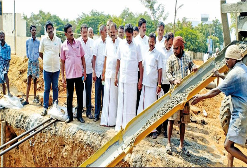 ராஜபாளையம்-வெம்பக்கோட்டை சாலையில் ரெயில்வே மேம்பால பணி - தங்கப்பாண்டியன் எம்.எல்.ஏ. ஆய்வு