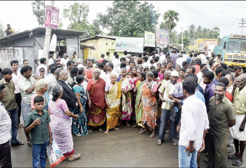 நீர் வழிப்பாதை ஆக்கிரமிப்புகளை அகற்ற மக்கள் எதிர்ப்பு - அதிகாரிகளுடன் வாக்குவாதம்