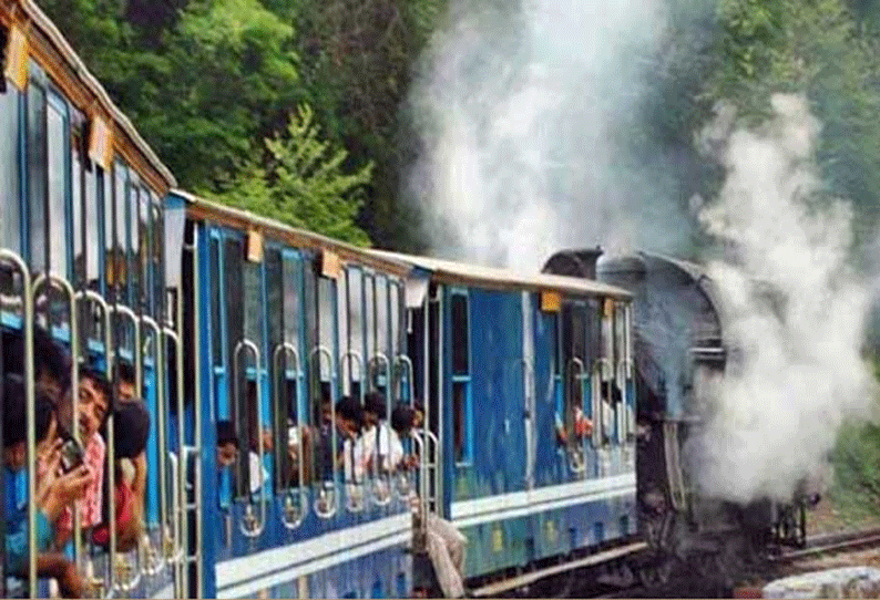 ஹில்குரோவ் - ரன்னிமேடு இடையே ஊட்டி மலைரெயில் பாதையில் மண் சரிவு