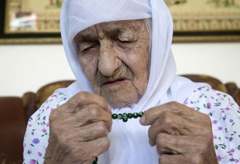"நீண்ட நாள் வாழ்வது கூட கடவுள் கொடுத்த தண்டனை தான்” 129 வயது பாட்டி பேச்சு 201810151628184260_Worlds-oldest-woman-says-shes-lived-a-miserable-life_SECVPF