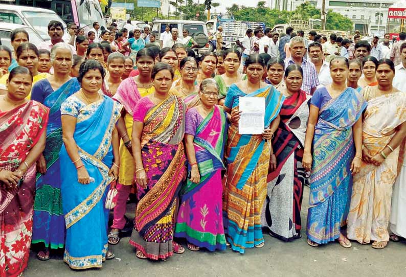 திருப்பூர் கிருஷ்ணவேணிநகரில் கழிவுநீர் கால்வாய் வசதி வேண்டும்; கலெக்டரிடம் பொதுமக்கள் மனு