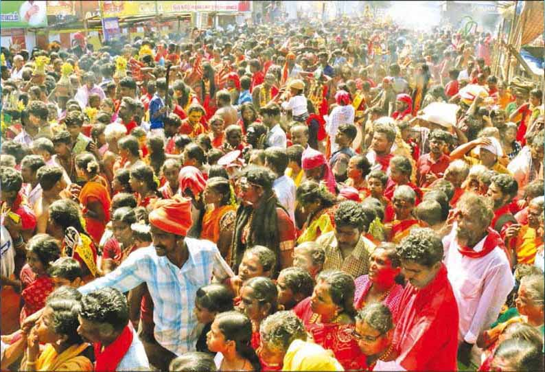 குலசேகரன்பட்டினம் முத்தாரம்மன் கோவிலில் சூரசம்ஹாரம் தசரா திருவிழாவின் சிகர நிகழ்ச்சி: லட்சக்கணக்கான பக்தர்கள் தரிசனம்