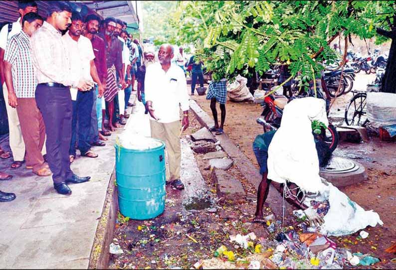 புதிய பஸ் நிலையத்தில் ஆக்கிரமிப்பு கடைகளுக்கு அபராதம்