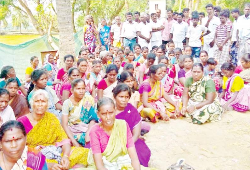 கும்பகோணம் அருகே புதிதாக திறக்கப்பட்ட மதுக்கடையை கிராம மக்கள் முற்றுகை