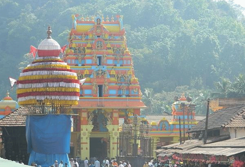 குக்கே சுப்பிரமணியா கோவில் பற்றி முகநூல் கருத்தால் இருதரப்பு மோதல்: இந்து அமைப்பு தலைவரை தாக்கியதாக பெண் உள்பட 7 பேர் மீது வழக்கு கடைகள் அடைப்பு- பரபரப்பு