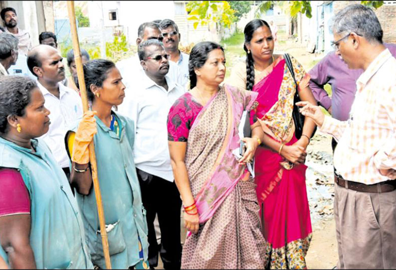 அத்திப்பட்டு புதுநகரில் வெள்ள தடுப்பு கண்காணிப்பு அதிகாரி ஆய்வு